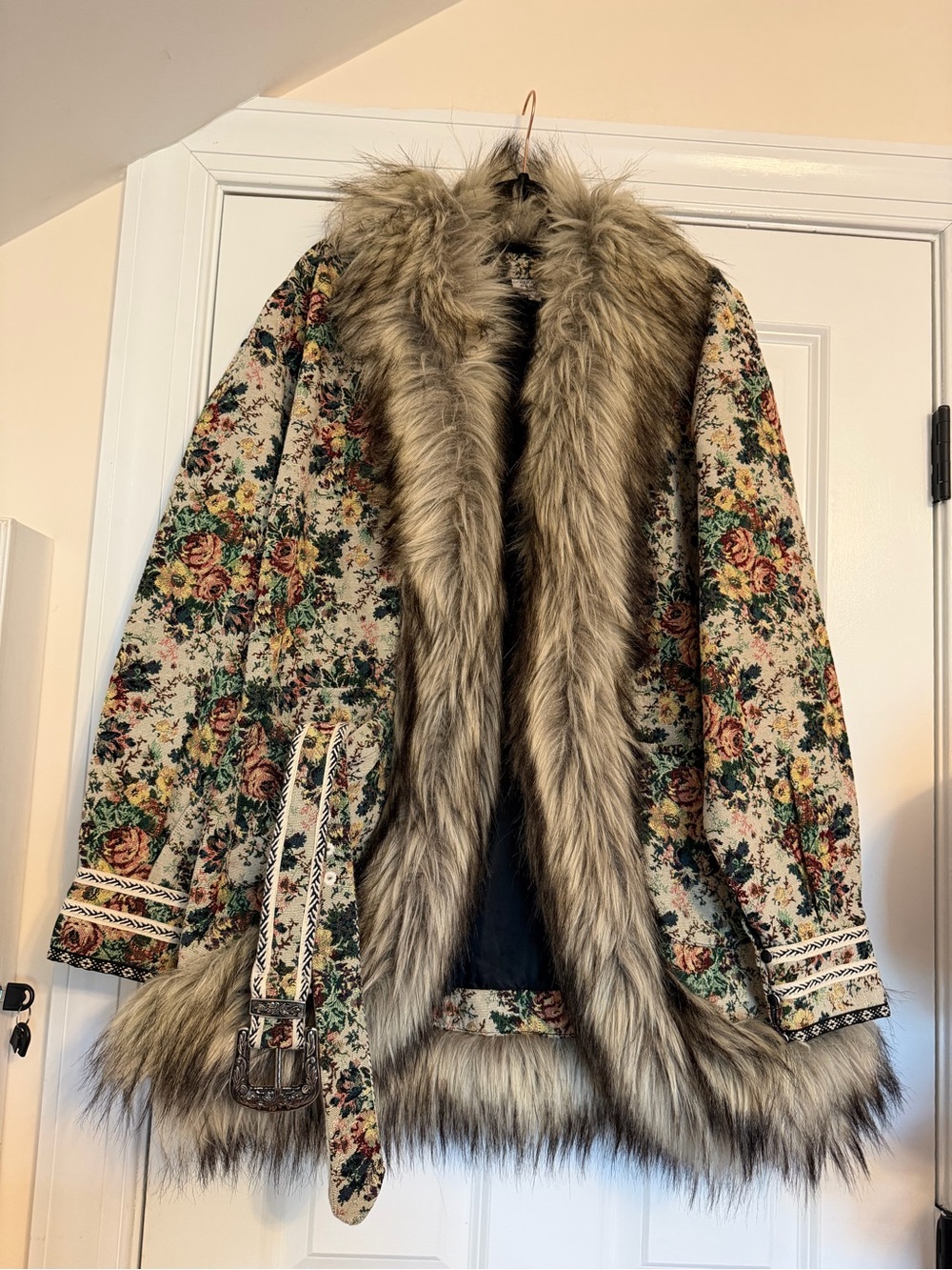 HEMANT & NANDITA Floral Belted Cape with Faux-Fur Trim - Beige Multi - Picture 2 of 7